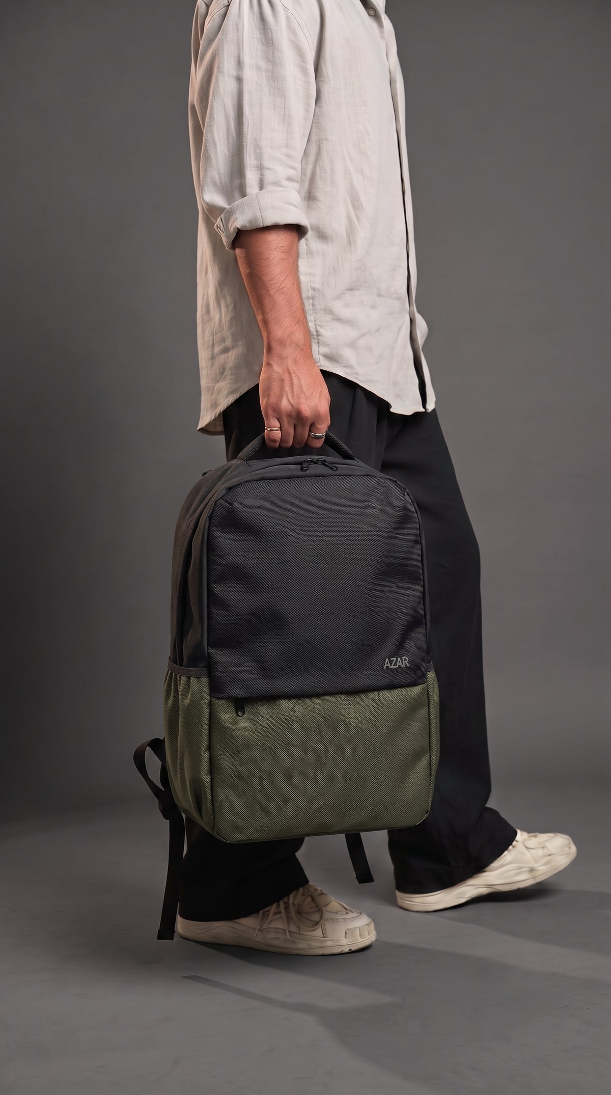 Black & Green | in_hand